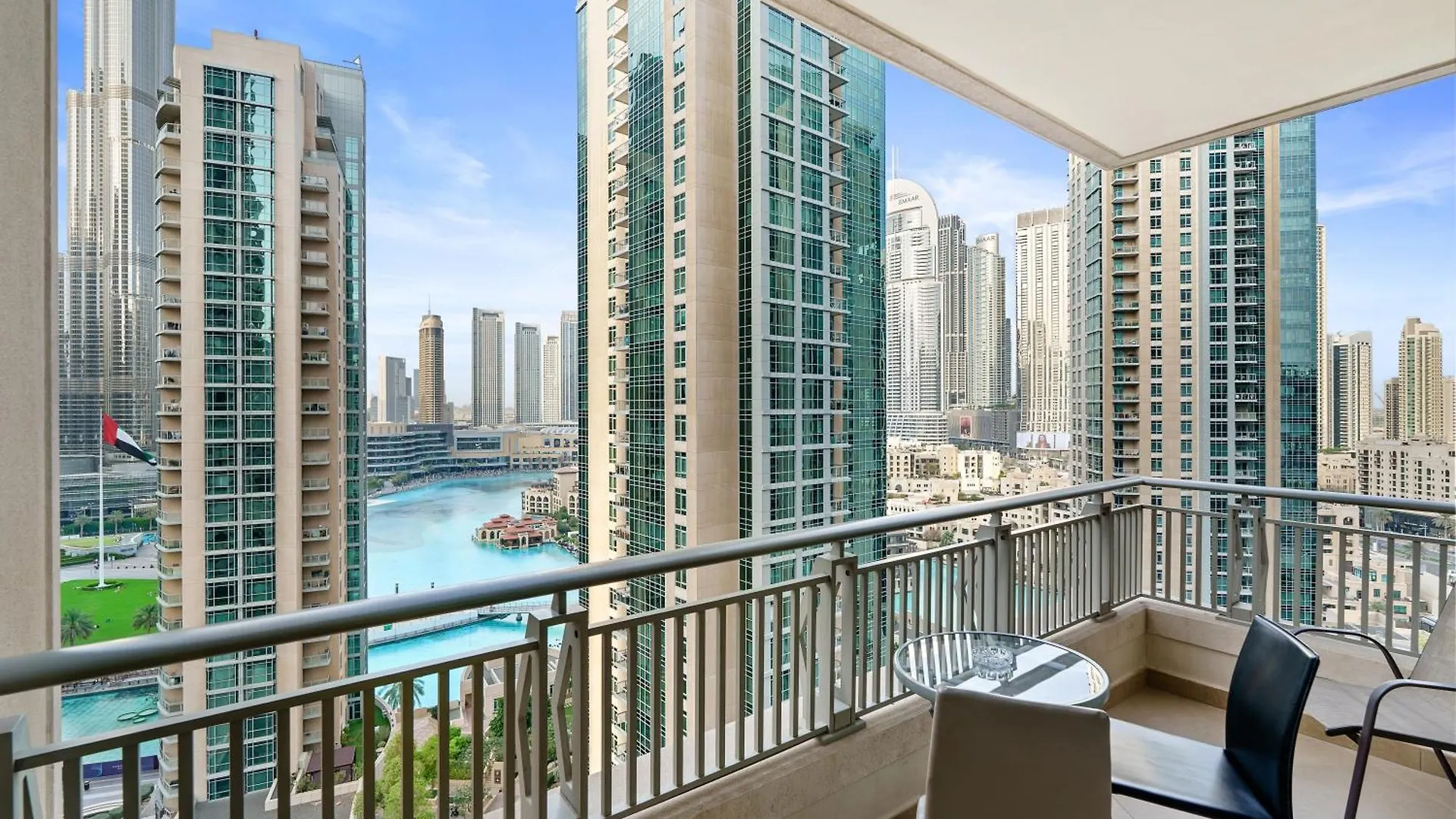 2Br In Downtown With Burj Khalifa & Fountain Views Lägenhet Dubai